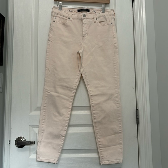 Women’s Light Pink Skinny Jeans - Picture 1 of 8